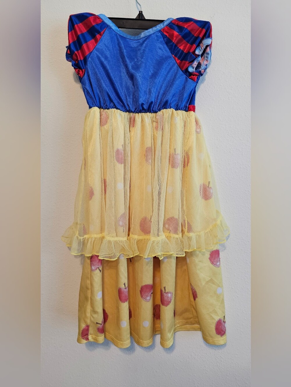 [*3 Items For $20 In Bundle*] Disney Girls Snow White Pajamas Size XS 4/5 - Picture 4 of 5